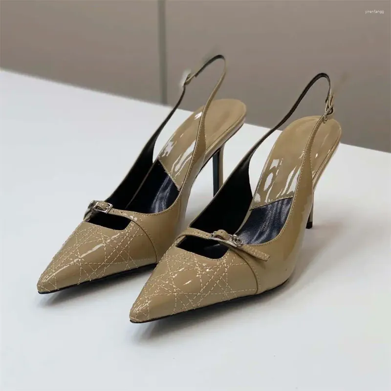 Chaussure femme 34 sale
