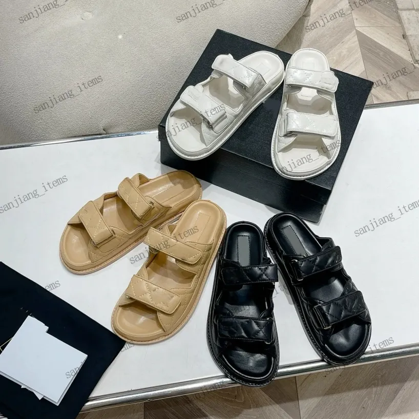 Designer kvinnor sandaler hög kvalitet kvinnor glider kristall kalv läder casual skor quiltade plattform sommarstrand tofflor flip flops kristall c två spänne mulor