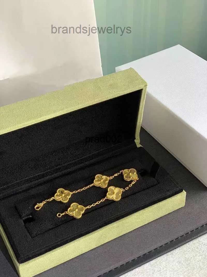 디자이너 보석류 Cleef Bracelet 2024 고급 밴 클로버 팔찌 진주 4 조각 18K 골드 목걸이 귀걸이 다이아몬드 웨딩 레이저 브랜드 매력