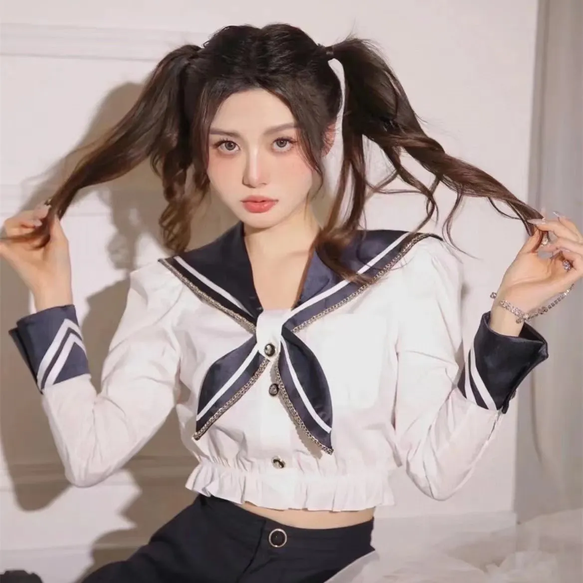 Erken Bahar Kadın Donanması Tarzı Kontrast Renkli Gömlek Fırlatılmış etek ve bel cinched kısa üst ile