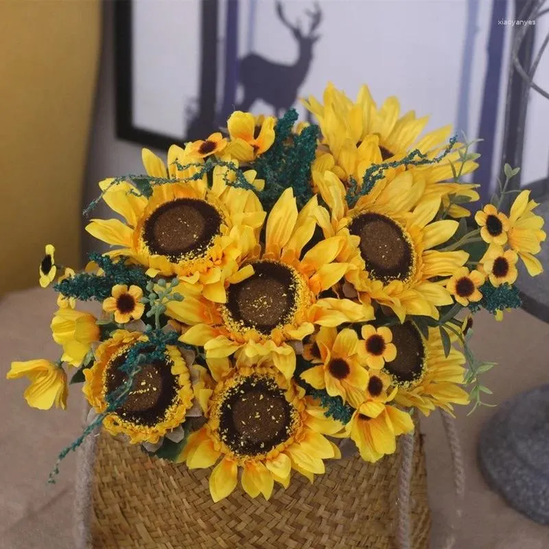 Decorazione per feste Bouquet di girasoli artificiali Matrimonio Sposa con fiori di seta Casa Soggiorno Fiori finti Oggetti di scena