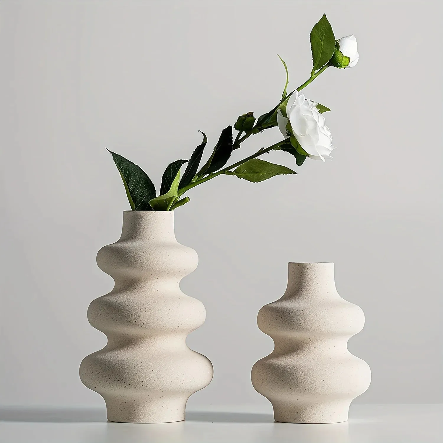 Beige Ceramic Vase Set 2 Moderna heminredningar Nordiska minimalistisk stil Vågig linje Vas för vardagsrumskontor Dekoration 240311