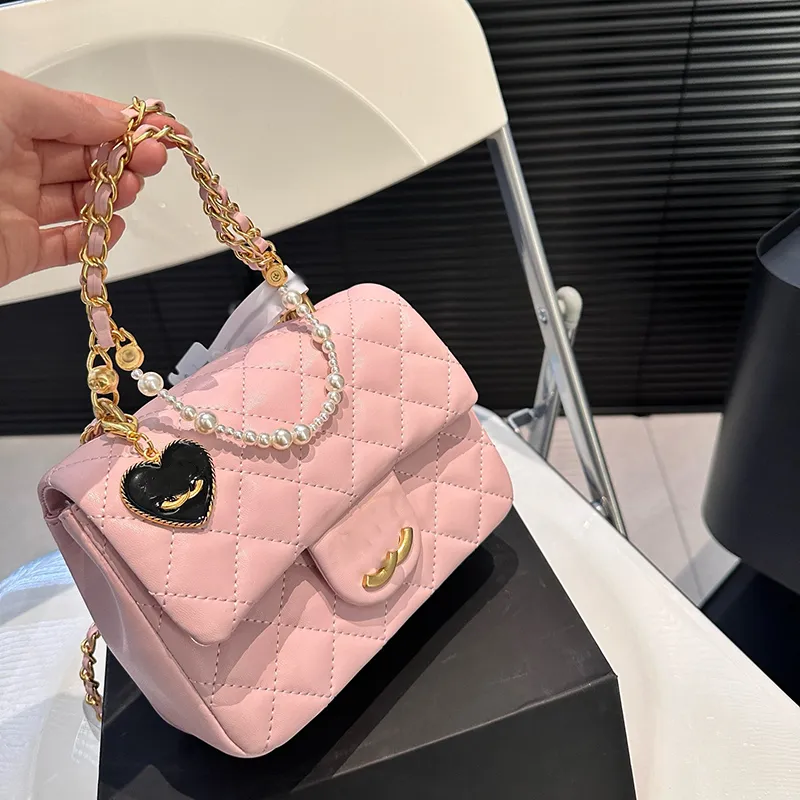 WOC Pearl Handle Luxury Handbag Love Pendant Designer Womens Mini Shoulder Bag Läder Diamond Gold Hardware Metal Buckle Matelasse Chain Crossbody Sacoche 17cm