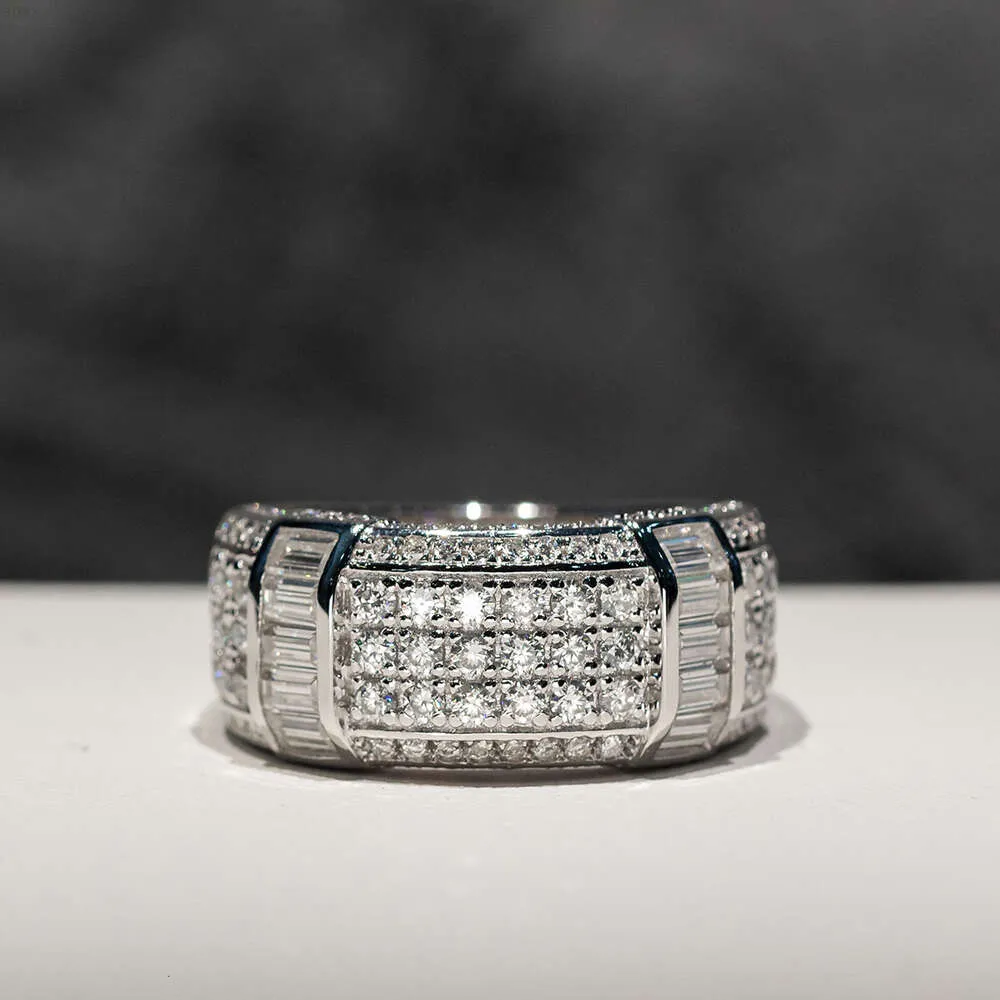 Anel de prata 925 com configuração micro pave de joias personalizadas com anel de casamento de diamante moissanite masculino