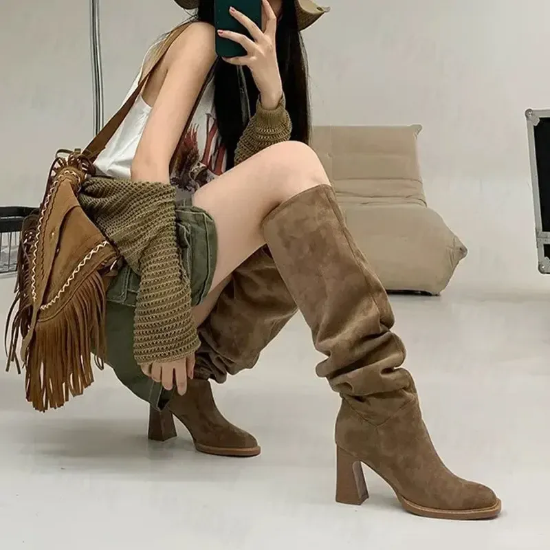 Boots Kneehigh Femmes Chelsea Boots Rome High Heels Chaussures Suede Goth Fad Chunky Boots 2022 Hiver Nouvelles pompes Chaussures pour femmes décontractées