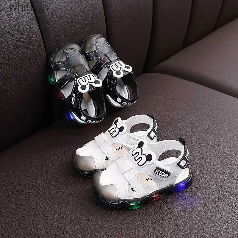 Sandals Kid Shoes Boys/Girls LED Illuminated Sandals 2023 Summer New Breathable Baby Shoes Girl Soft Sole Lightweight Beach Shoe C24318