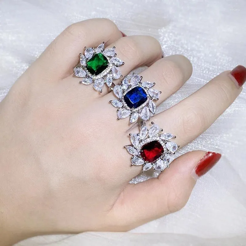 Cluster Rings Exquisite Ring For Women's Fashion Color Zircon Jewelry Pink Blue Green Shiny Wedding Bridal