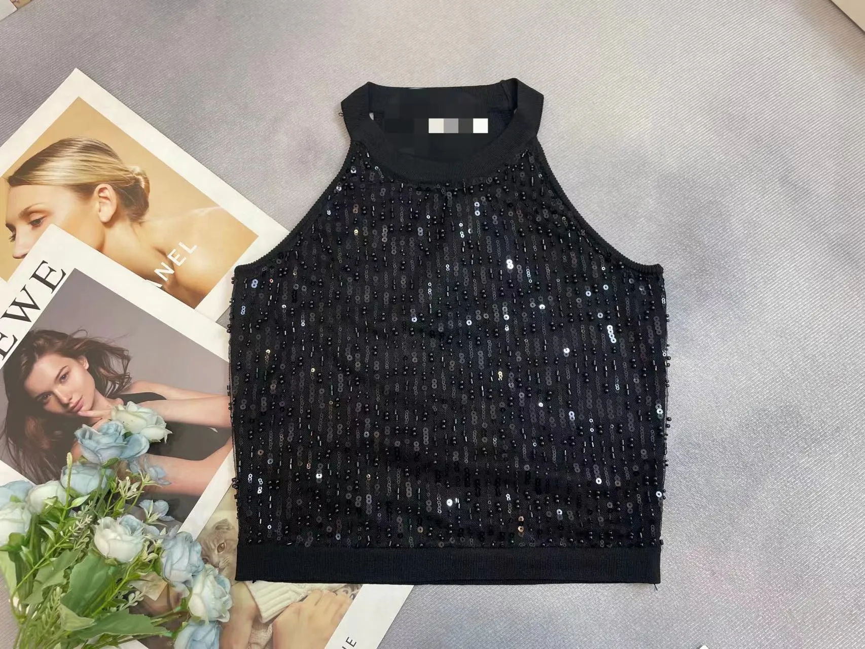 Free Shipping 2024 Black Beads Sequins O Neck Sleeveless Women Knits Sweater Designer Short Women Tops 3181