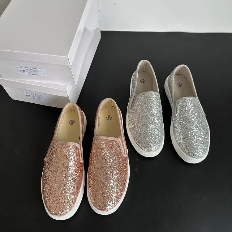 Piatti scarpe coreane in bocca poco profonda sneaker femminili casual femminili di grandi dimensioni femminili con pelliccia di punta rotonda 2024 grandi dimensioni nuovi glitter slipon