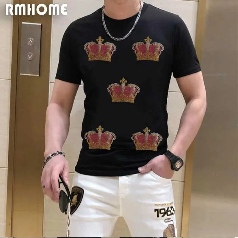 Mäns T-shirts Mens T-shirt lyxiga kronor Rhinestone Cotton Male Tees 2023 Sommar Nya högkvalitativa toppar Löst kausalparti Wear Man Cothing 4XL J240316