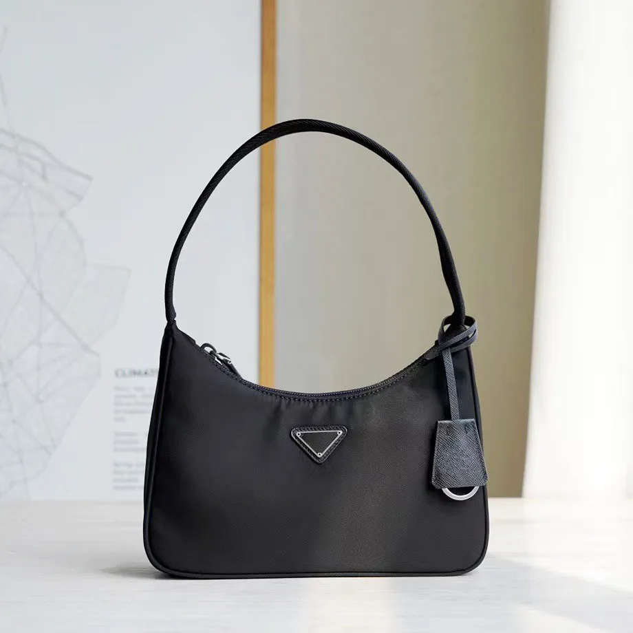 Tasarımcılar Çanta Lüksler Çanta Çantaları 3 Parça Çantalar 2005 Crossbody Hobo Cüzdanları Satış Bayan Lady Omuz Moda Çantası Minimalist Stil İşlevsellik Cüzdan