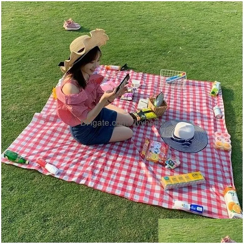 Blankets Disposable Plaid Picnic Mat Foldable Cam Blanket Pe Tablecloth Party Table Waterproof Mats Outdoor Suppplies Drop Delivery Ho Dhl0G