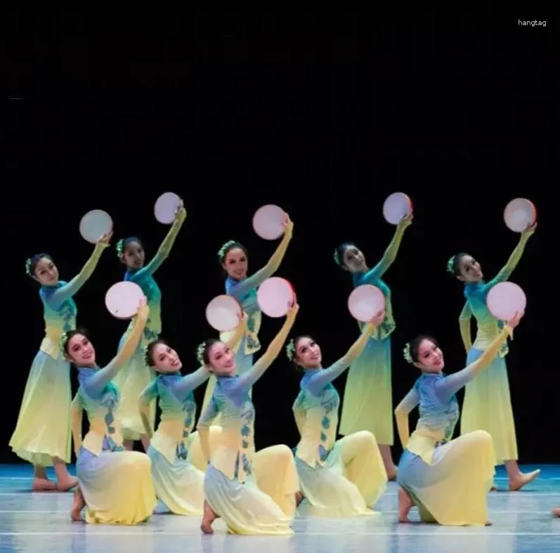 Stage Wear Mulheres Grupo Dança Qiaogu Traje Clássico Fan Yangko