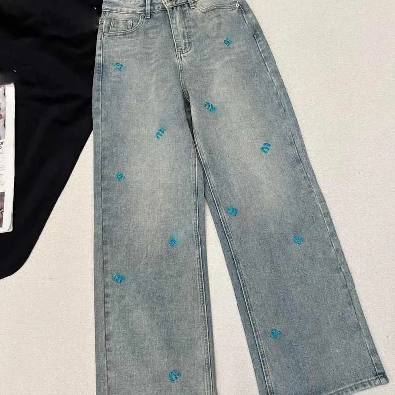 Damesjeans ontwerper Vroege lente nieuwe Miu Nanyou Gaoding casual minimalistische stijl briefborduurwerk lichtgekleurd puur katoen afslankende loszittende jeans GIBJ