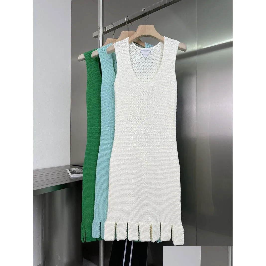 Подиумные платья 525 2021 Платье весна-лето Зеленый экипаж Новый бренд в том же стиле Империя без рукавов Женская мода Kint Высокое качество I Drop Otyjk