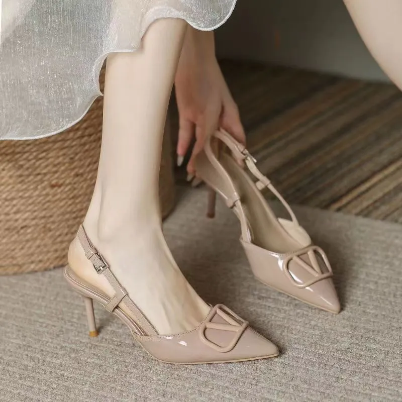 Woman chic in pelle nere tacchi neri 2024 Office Lady Pointed Shone Slingback Scarpe Autunno Elegante tacco alto tacco da tacchi pompe nuove