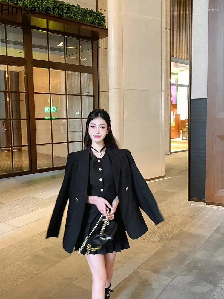 Robes de travail Vêtements de mode coréenne Automne / Hiver Noir Mi-long Costume Veste Gilet Jupe courte plissée Trois pièces Ensemble Femmes Tenues