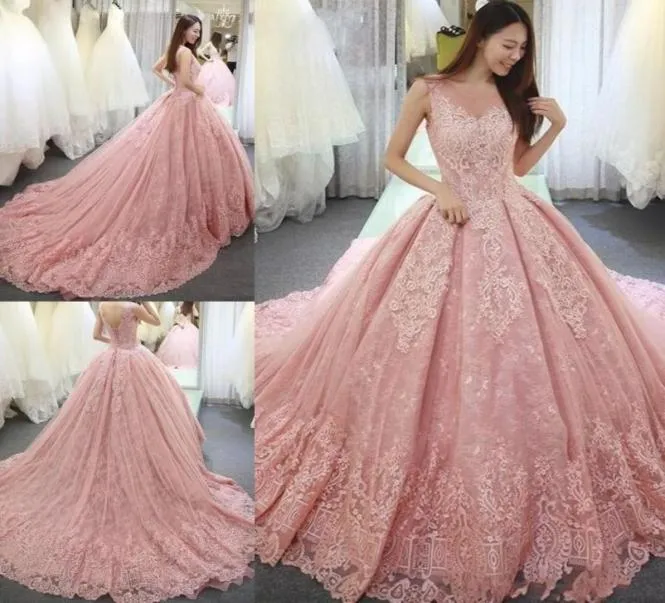 2020 Luxe Roze Baljurk Quinceanera Jurken Pure Hals Mouwloos Kant Applicaties Kralen Sweet 16 Puffy Party Pageant Gala Evenin8628901