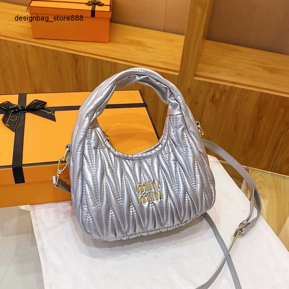 Cheap Wholesale Limited Clearance 50% Discount Handbag Womens Bag New Fashion Versatile Girl Sweet Pleated Soft Handheld Underarm