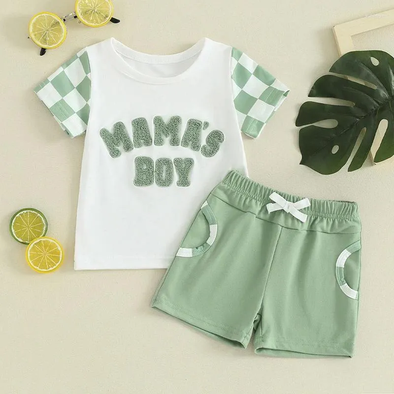 衣料品セット幼児の男の子の夏の衣装ファジーレター刺繍コントラスト色のショートスリーブTシャツトップとショートパンツ2PCS衣服セット