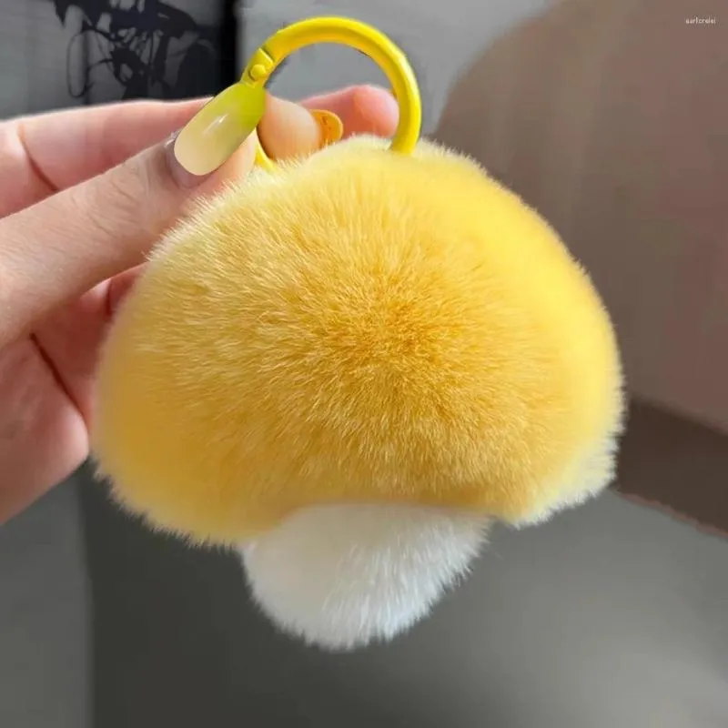 Porte-clés en peluche champignon, petite voiture en fourrure artificielle colorée