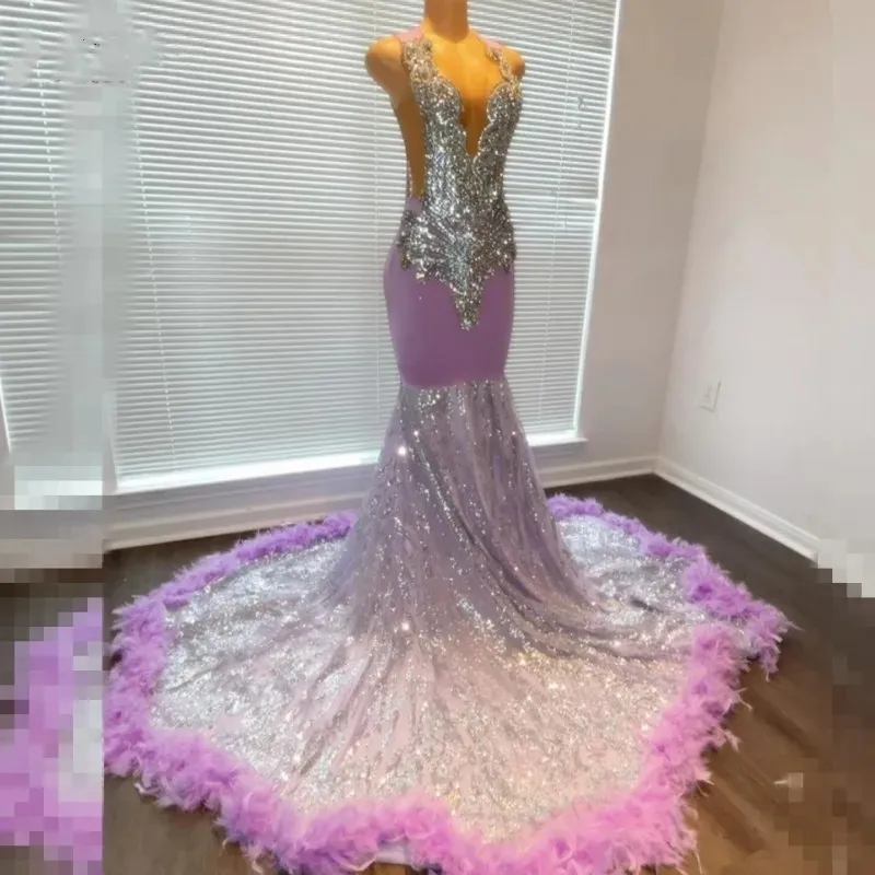 Light Purple Prom Sparkly Dresses 2024 Sheer Neck Crystal Feathers Long Birthday Party Gowns Robe De Bal