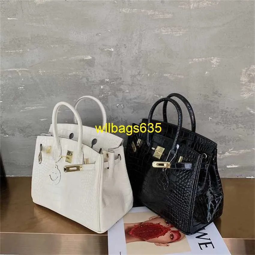 Tygväskor äkta läder Bk Habdbags Womens Bag 2024 Ny krokodil Platinum Bag Läder Mångsidig stil One Shoulder Crossbody Fashion Hand Have Logo Hbhvou