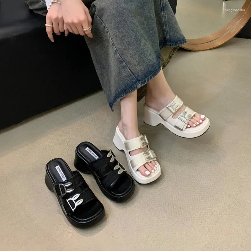 Sandálias Plataforma Preta Mulheres Fivela de Cinto Chunky Sapatos Casuais Chinelos de Verão Ao Ar Livre Senhoras Cunhas Vrouwen 2024