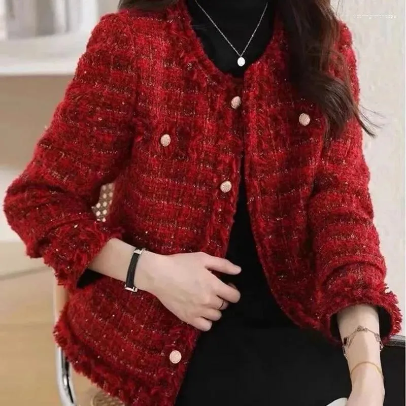 Kvinnorjackor 2024 Women Winter Jacket Red Temperament Ladies Y2K Tweed Coat Vintage Button Top O-Neck Långärmad designdräkt överrock