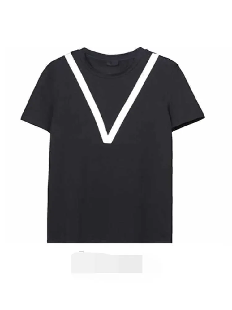 Men's T-Shirts Mens short sleeved T-shirt summer new dark round neck white V-shaped ribbon splicing design casual Korean Versatile T-shirt J240316