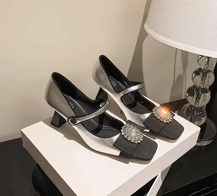 Schwarze Designer-Pumps, echtes Leder, Strass-Schnalle, Damen-Schuhe mit klobigen Absätzen, quadratische Zehen, Damen, Hochzeit, sexy Party, Ledersohle mit täglichem Outfit