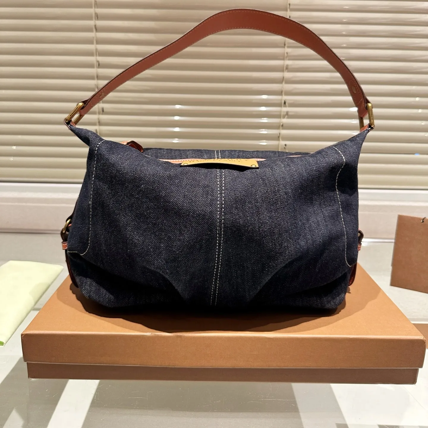 Bolsa de silhueta curva clássica Bolsa feminina Designer de luxo de luxo Retro Moda Denim Fabric Leather Strap