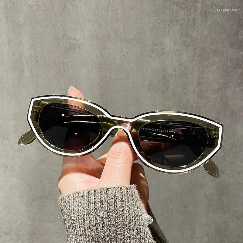 Sunglasses Y2K Cat Eye Women For Men 2024 Vintage Sun Glasses Designer Punk Pink Stripe Hip Hop Shades