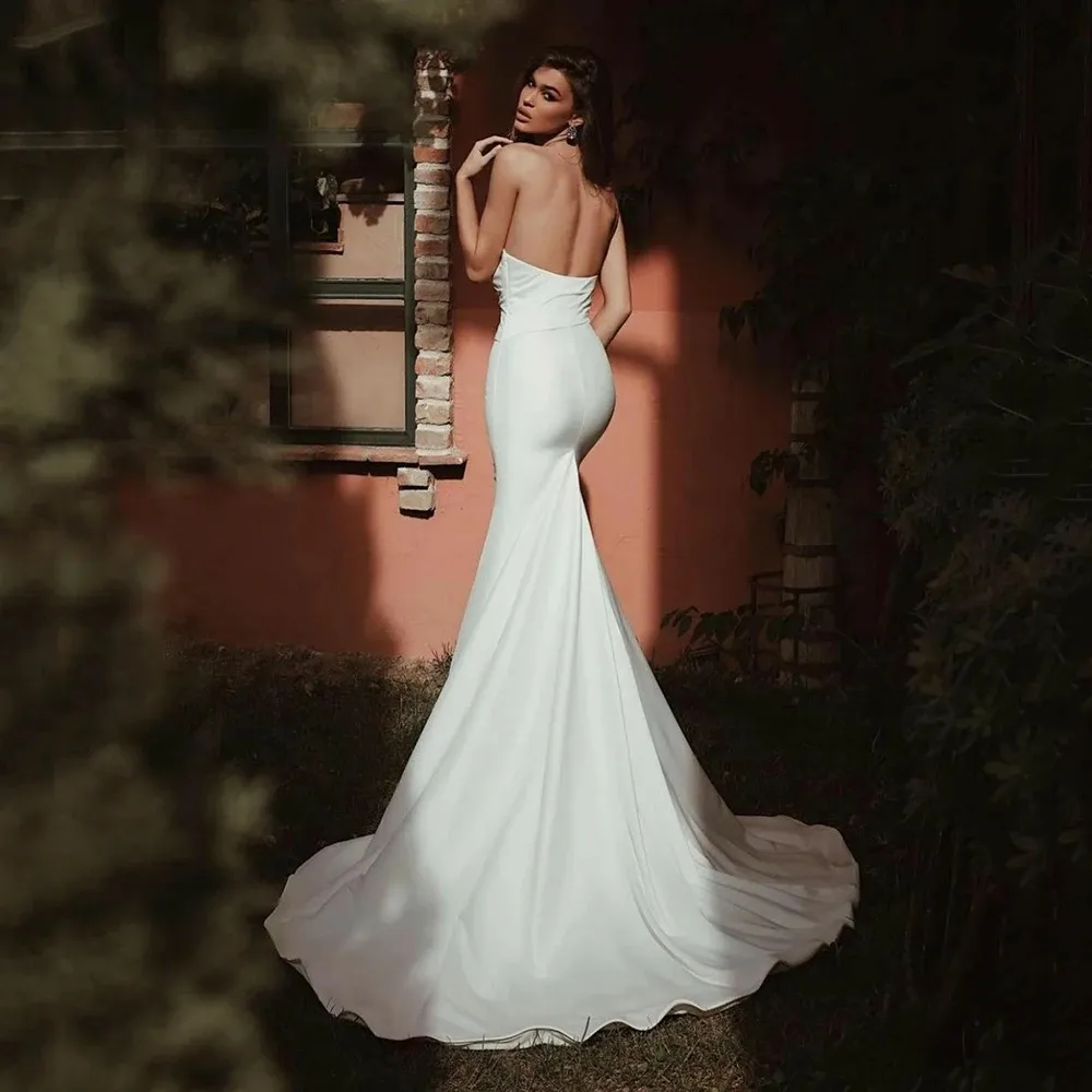 Customizable Satin Fishtail Strapless Wedding Dress with Strapless Trumpet and Backless Style - Perfect for Chic Brides
