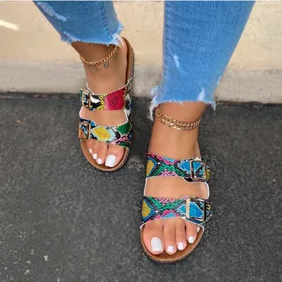 Slippers 2020 Crystal Outdoor Beach Sandals Summer Women Slippers Bling Ladies Open Toe Comfort Slip Woman Shoes Candy Color Cobra