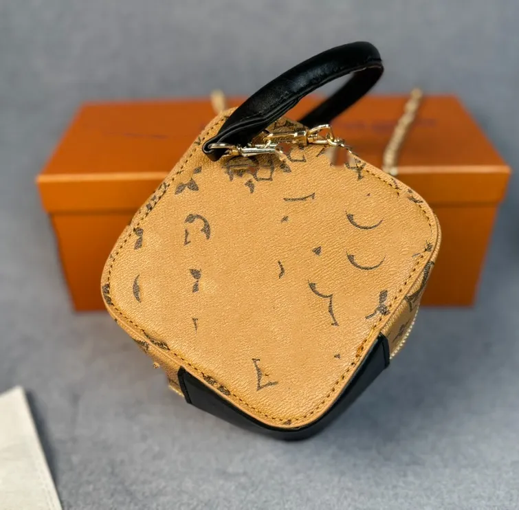 Borsa da donna a tracolla singola a tracolla all'ingrosso Moda piccola borsa quadrata con stampa di lettere Borse con scatola di profumo
