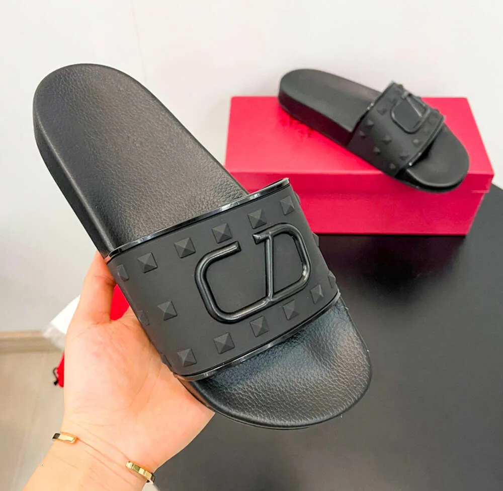 Black Rivet Vl Slide Flip Flop Slippers V Sandale Flat Heel Rubber Sole Sandal Woman Summer Sliders Designer Shoe Man Loafer Beach Tazz Slipper Dhgate Mainstream S312