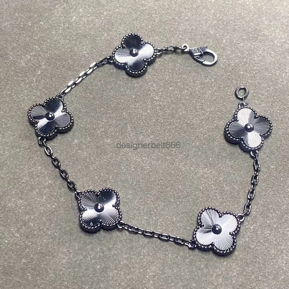 2024S Nouveau style Bracelet et collier trèfle à quatre feuilles Cleefy ensemble de bijoux bracelet en or bijoux de luxe noir bleu hommes femmes bijoux de mariage créateurs femmes homme cadeaux