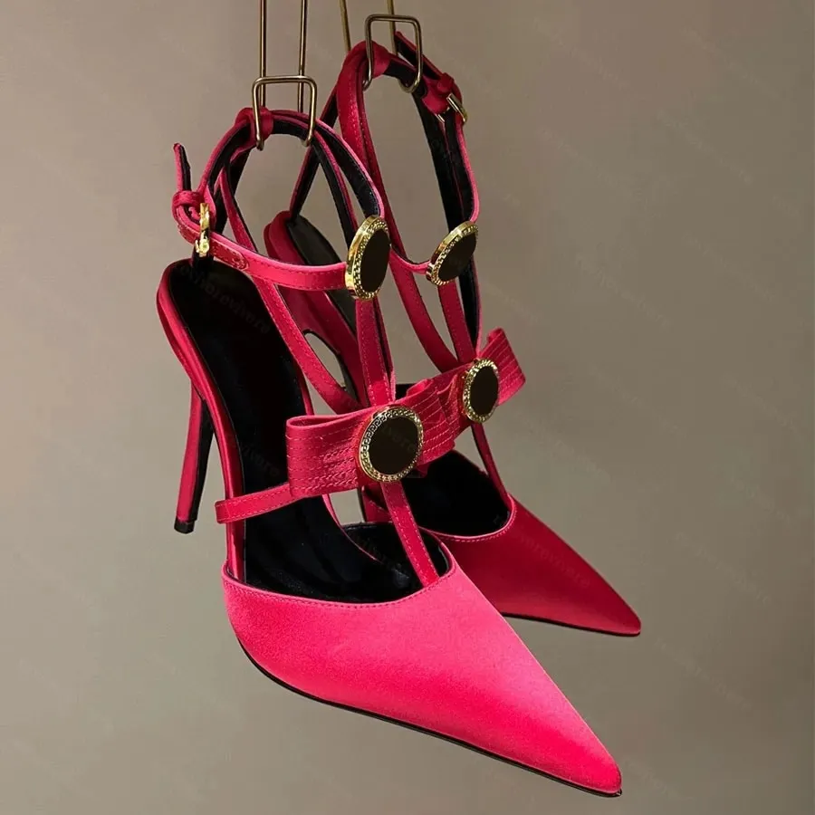 Lüks tasarımcı elbise ayakkabı parti ayakkabıları gül pembe ipek saten sivri ayak parmakları altın düğme ayak bileği kayış yüksek topuklu sandaletler pompalar topuk kadın stiletto topuklar