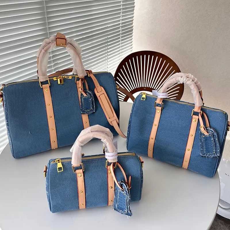 Designer-Einkaufstasche, Denim-Kissentasche, Umhängetasche, Handtaschen, Wochenend-Reisetasche, klassische Schultertasche mit alten Blumenbuchstaben, Ledergriff, abnehmbarer langer Riemen, Einkaufstasche