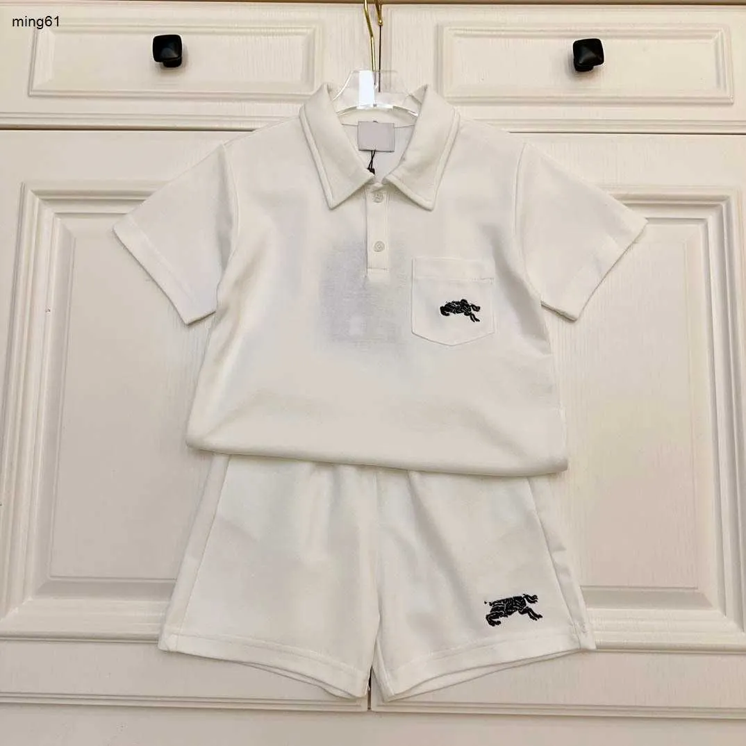 Märke barnkläder baby tracksuits broderade logotyp pojkar t-shirt set storlek 110-160 cm sommar designer polo skjorta och shorts 24mar