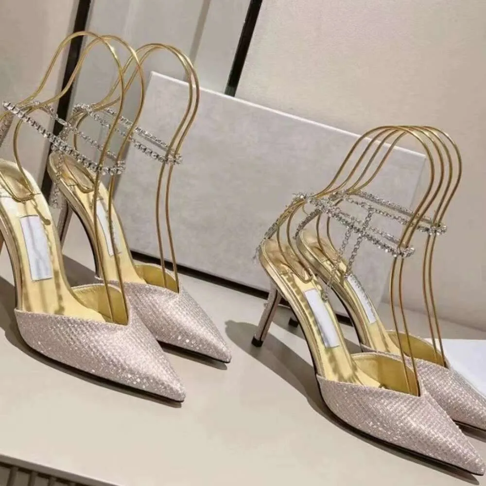 Printemps 2024 Baotou Water Diamond Chain Chaussures à talons hauts avec talons fins, tête pointue rose vif, sandales sexy à un bouton pour femmes