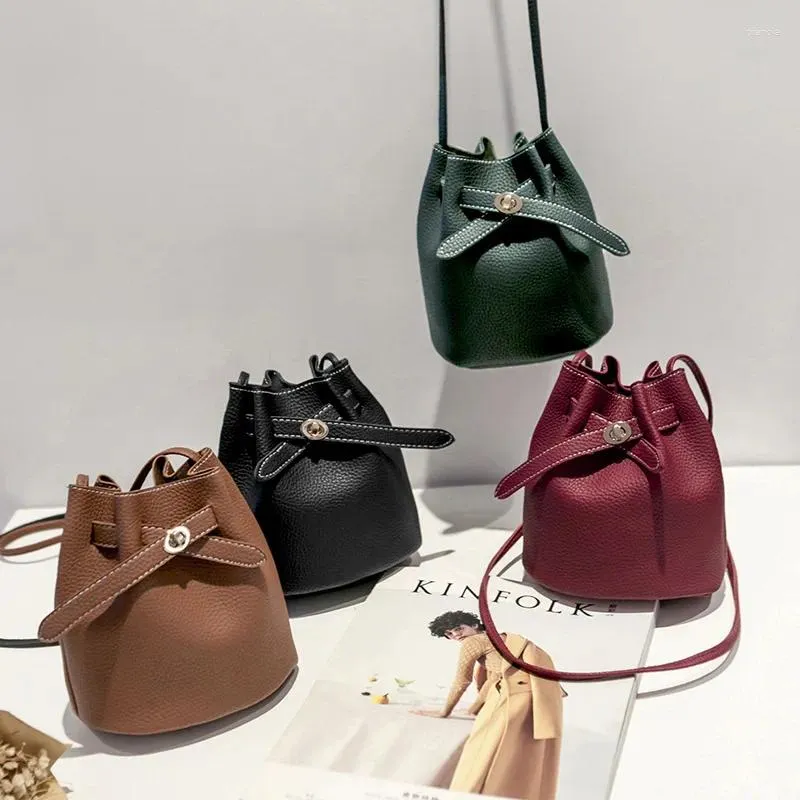 Evening Bags Simple Bucket Bag Wide Strap Locking Small Korean Casual Solid Color Single Shoulder For Women Designer Luxury