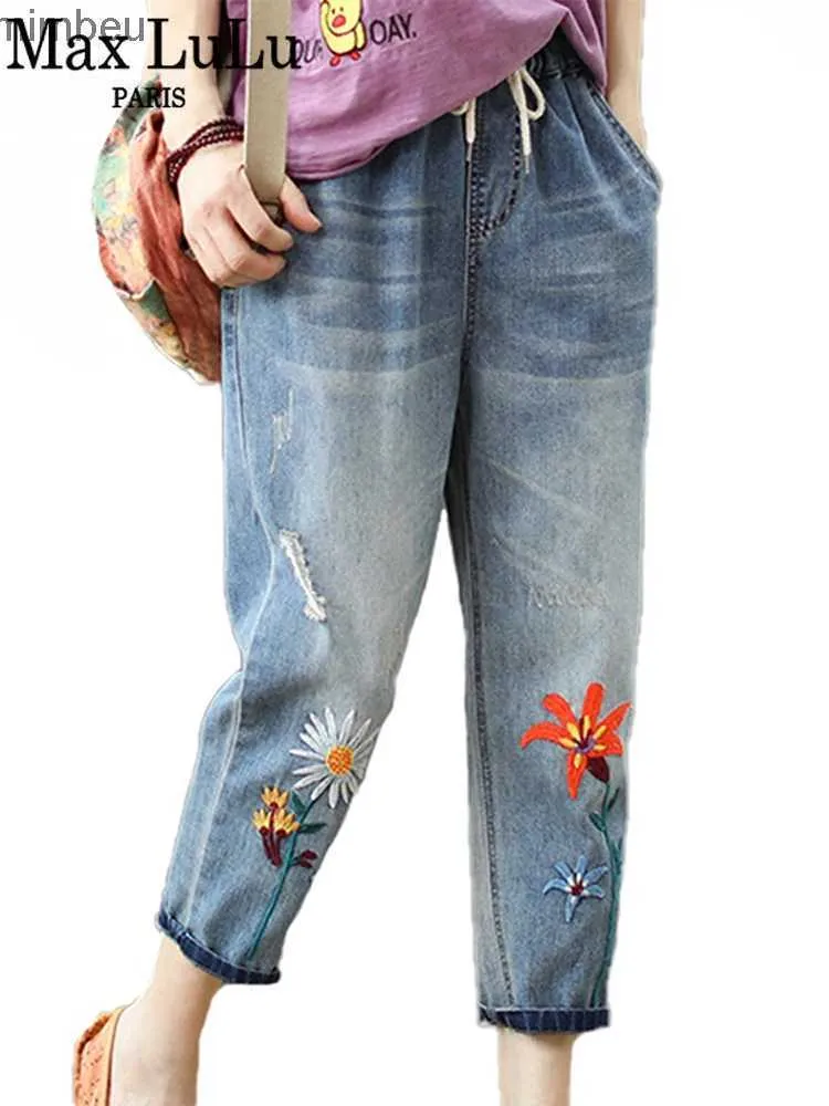 Женские джинсы Max 2023, новые модные летние женские эластичные джинсы, женские повседневные джинсовые брюки с цветочной вышивкой, женские шаровары большого размераC24318