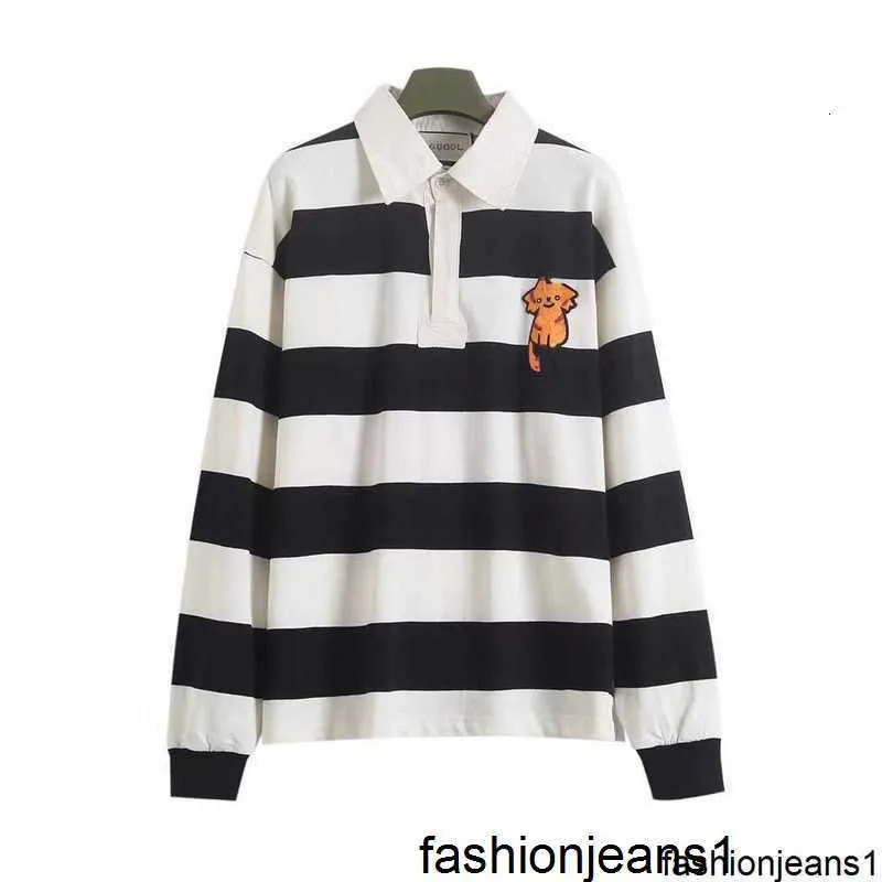 Verifierad version Rätt version G Family Autumnwinter College Polo Collar Striped Long Sleeved Cartoon Ancient Family Löst passande unisex -stil {kategori}