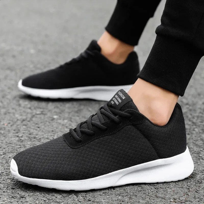 Summer Men Sneaker Sneakers Tennis Running Sport Scarpe Sport maschio Maglie traspirante Sneaker Casuals Americi Scarpe da ginnastica più 48 240401