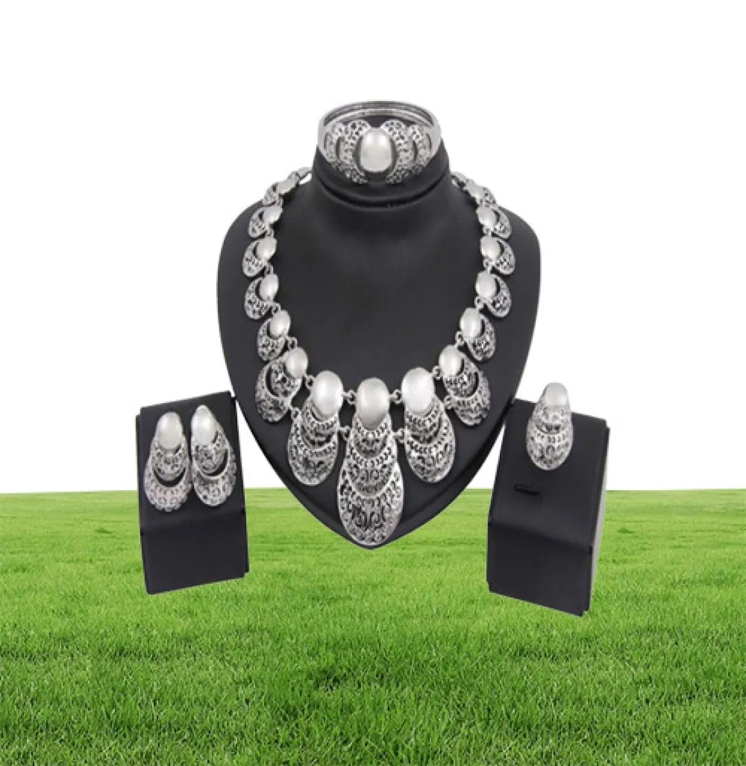 Charm Dubai Gold Plated Crystal Smyckesuppsättningar för kvinnor afrikansk hänge halsbandörhängen Bangle Rings Party Dress Accessories L2BI2285128