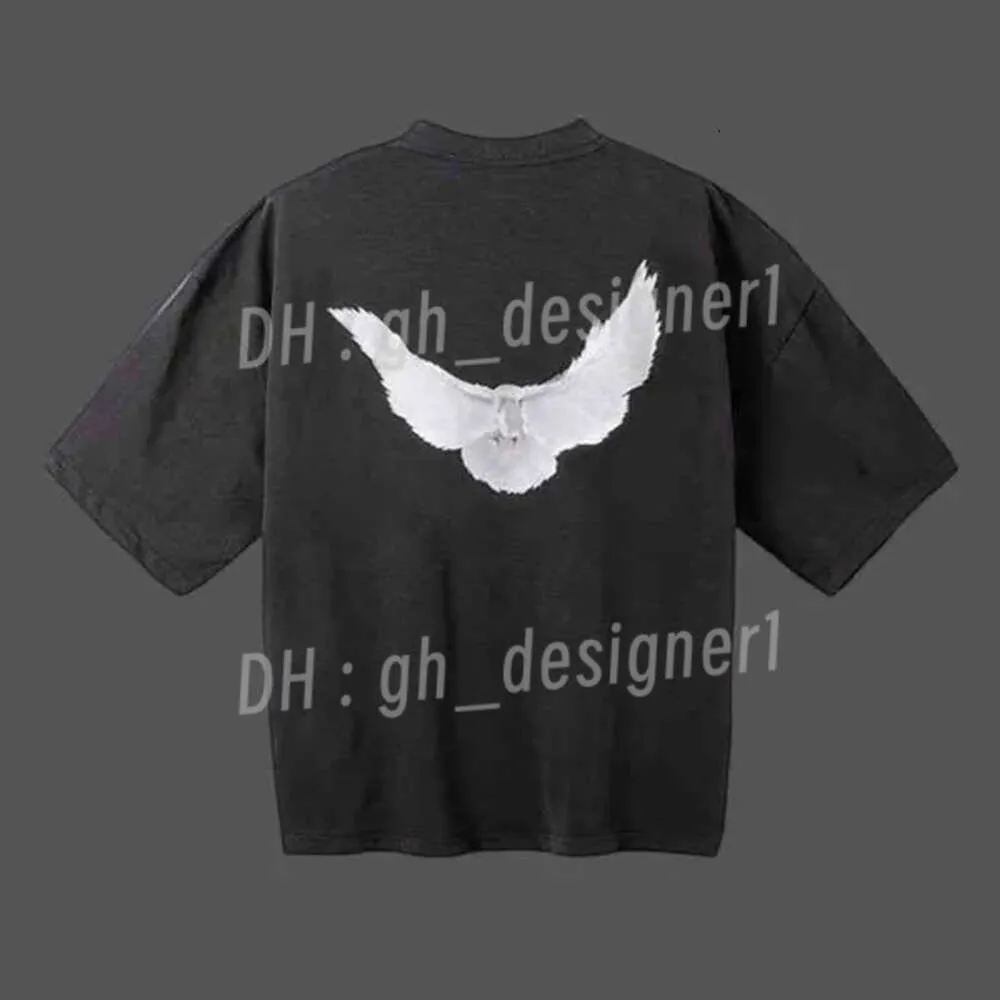 Gaps T-shirts 2024 Men's Shirt Designer Kanyes Classic Wests Tees Three Party Joint Peace Dove Printed Washing Water Short Sleeves High Street Shirts 41