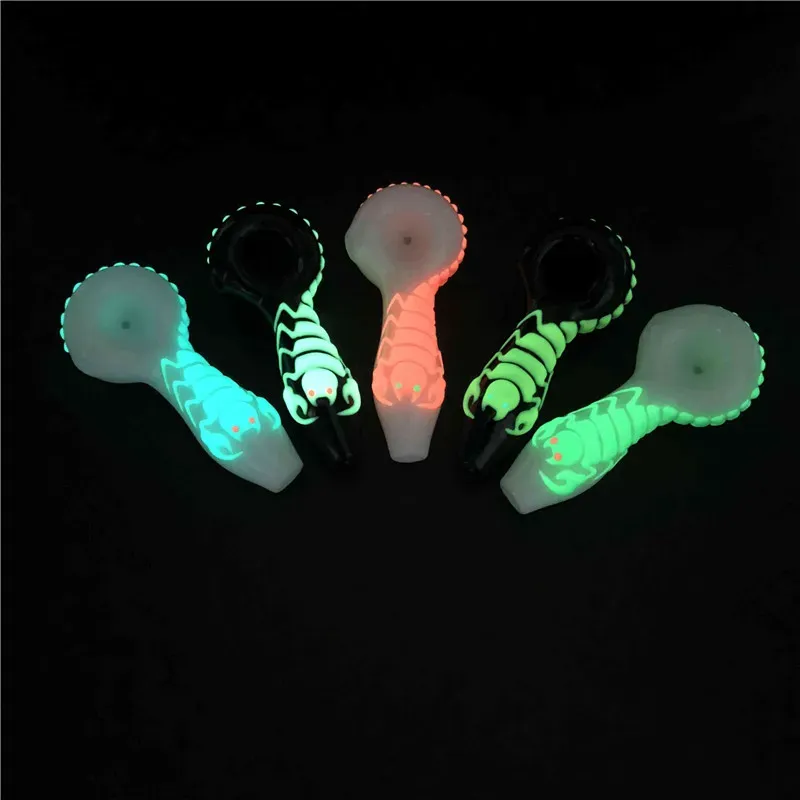 QBsomk 4inch Glow In The Dark Glass Pipes Heady Spoon Pipe Luminous Scorpion Hand Pipe Smoking Pipes Smoking Accessories