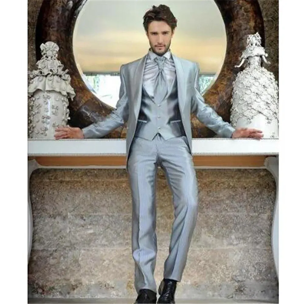Garnitury najnowsze srebrne satynowe garnitury ślubne dla mężczyzn 3piece (kurtka+spodnie+kamizelka+krawat) trajes de hombre smoking garnitur men blezer terno Masculino